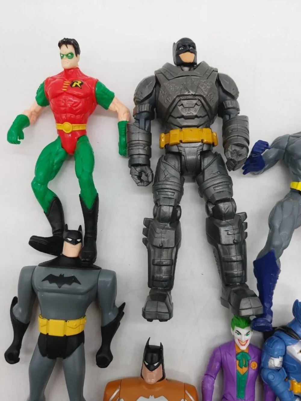 Batman Action Figures Lot of 14 Various Brands Sizes Robin Penguin Joker READ